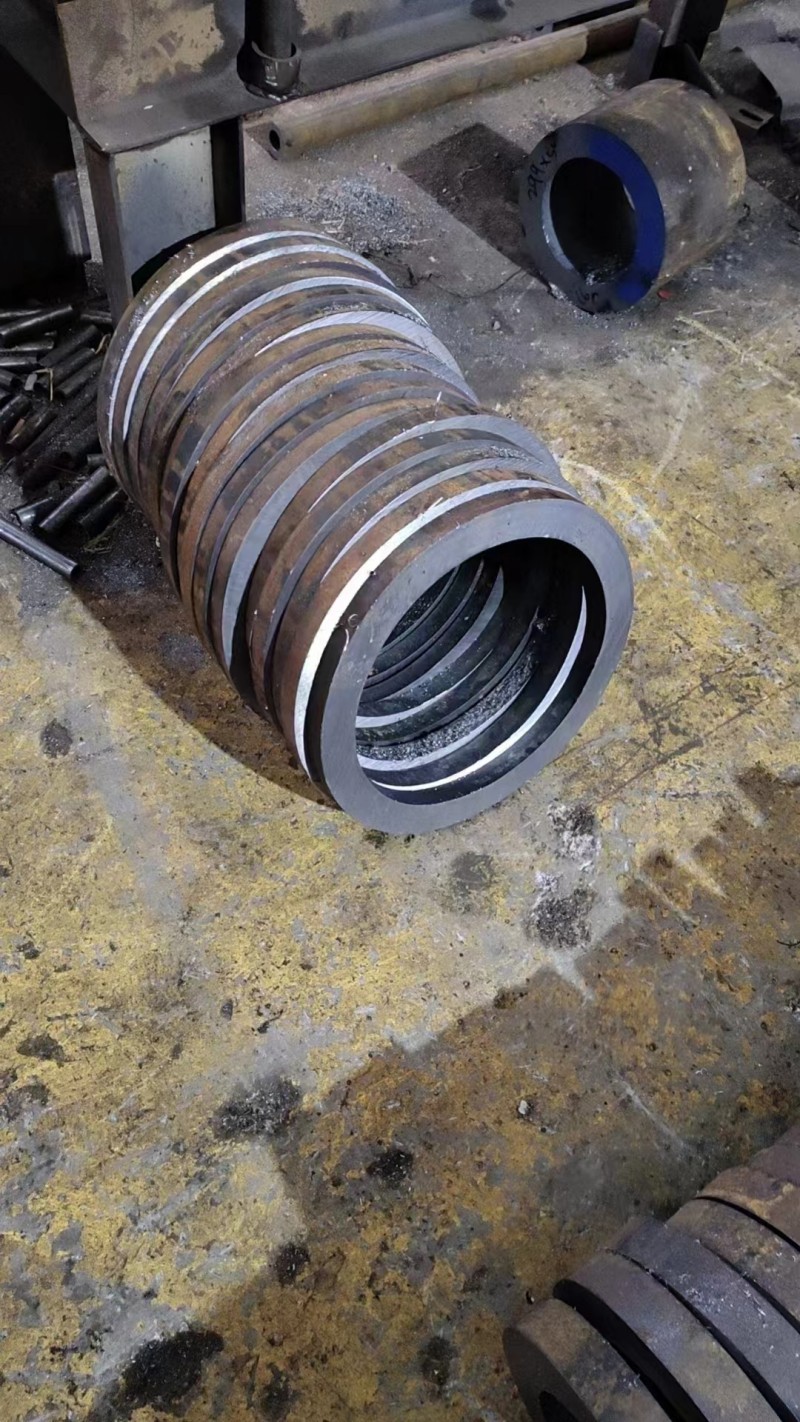 龙沙龙沙龙沙30CrMo无缝钢管切割